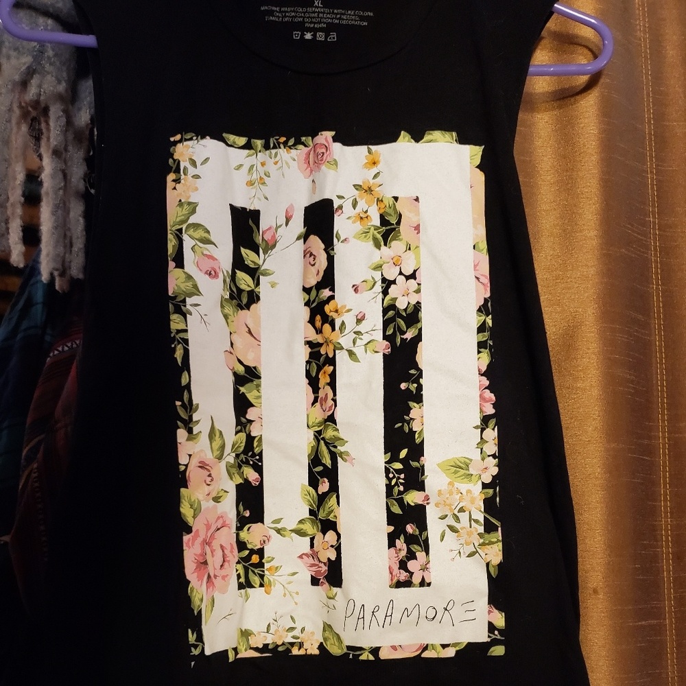 PARAMORE BAND TEE